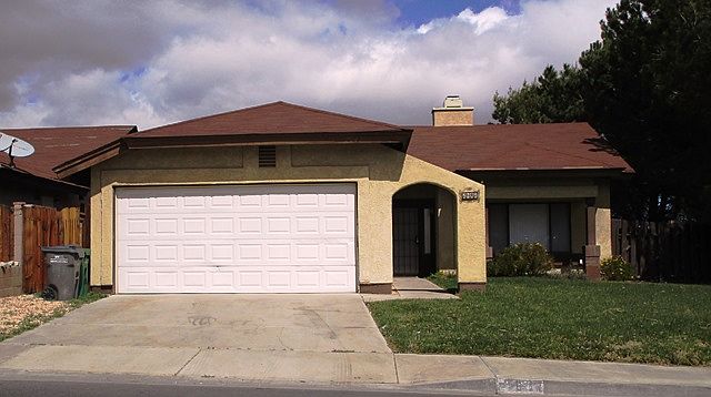 1st image of 2647 Desert Oak Dr