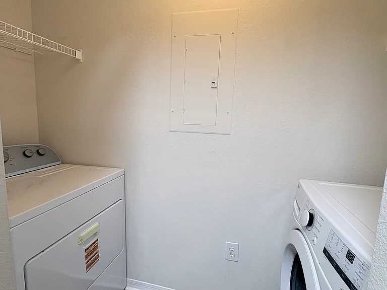 5455 Vineland Rd #3208 — Photo 9