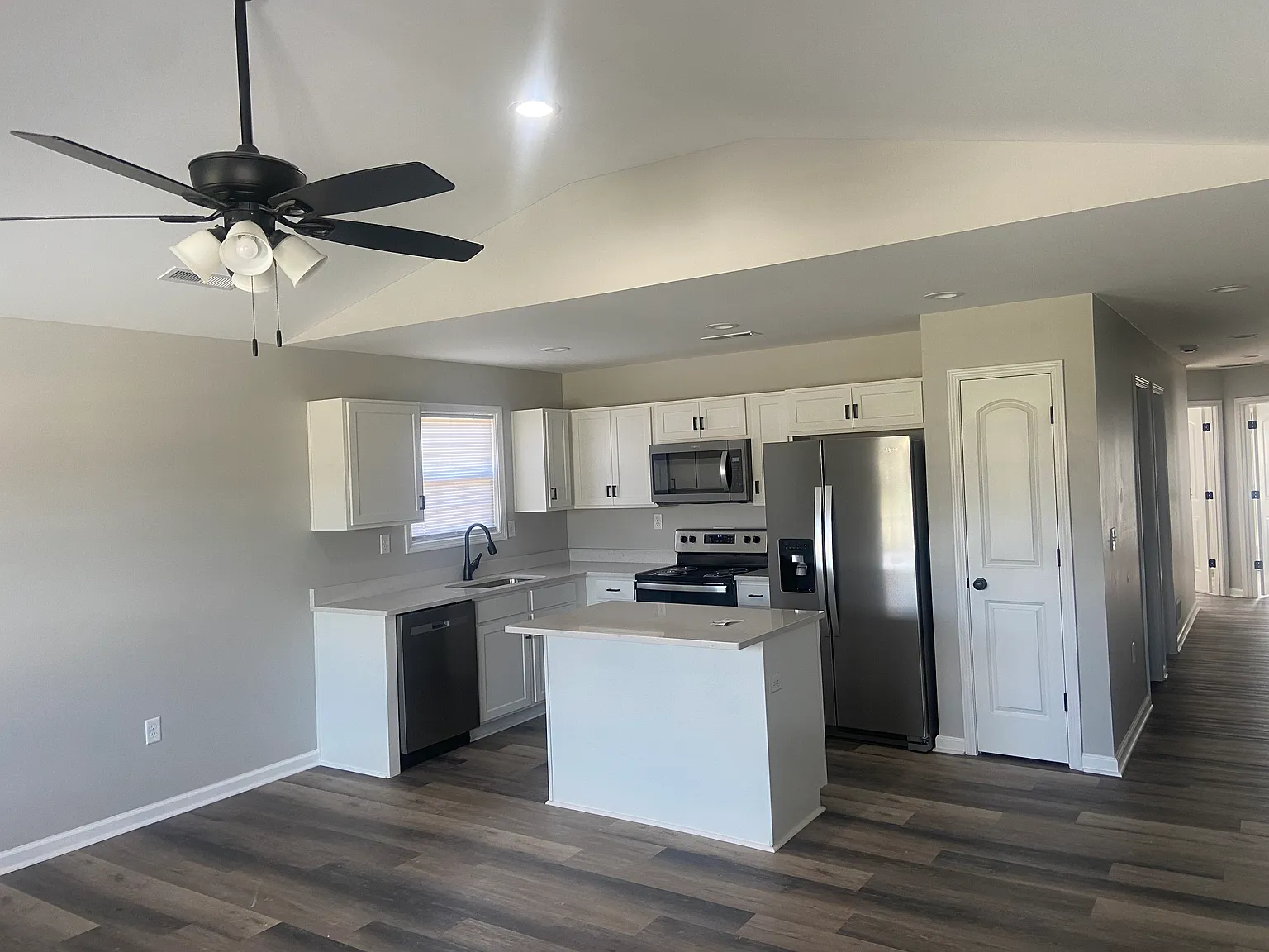 3 bed, 1500 sqft, $1,600 — Photo 3
