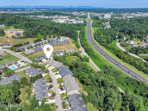 3rd image of 10153 Autumn Valley Ln
