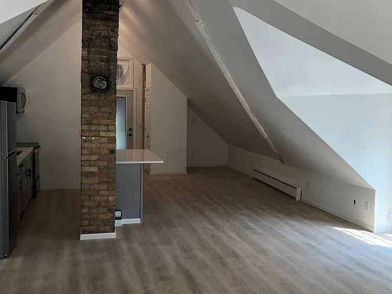 3145 Elliot Ave — Photo 2