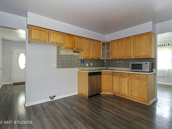 4th image of 17462 Park Ln