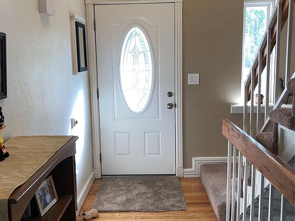 3rd image of 995 W Peakview Circle