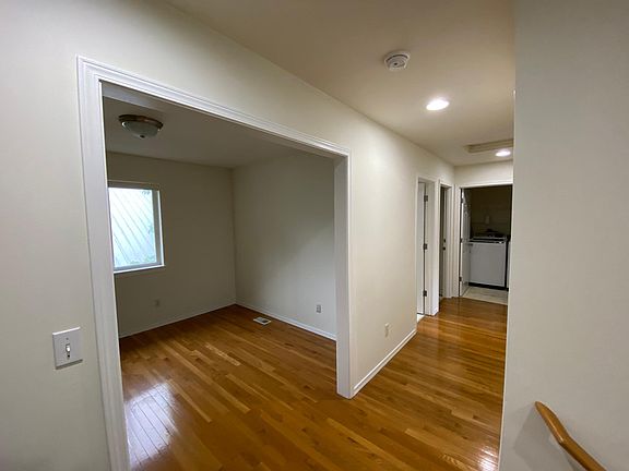 4th image of 22915 SE 13th Way