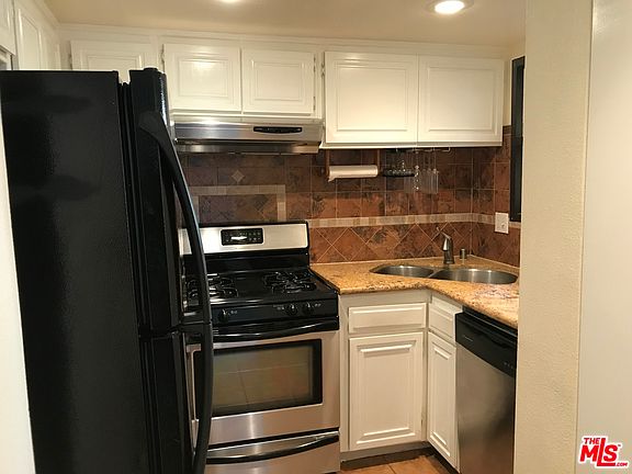 4th image of 6438 Hazeltine Ave APT 3