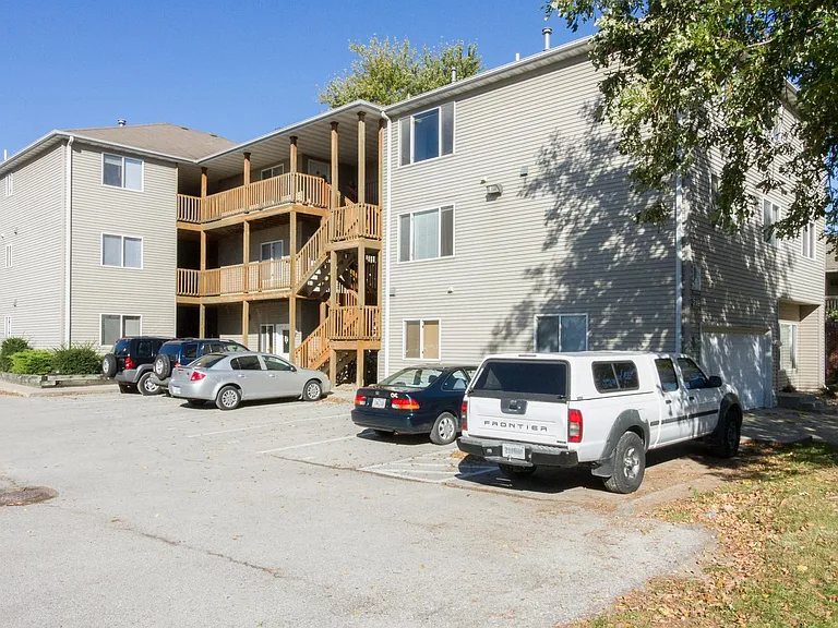 Oaks — Photo 27