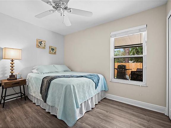 4th image of 866 101st Ave N