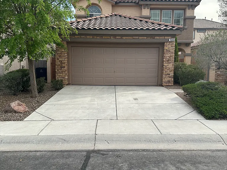 11453 Diveley Ave — Photo 3