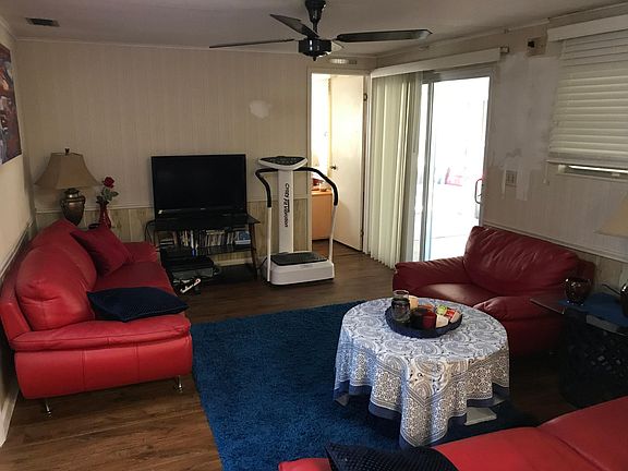 3rd image of 38 King Arthur Dr