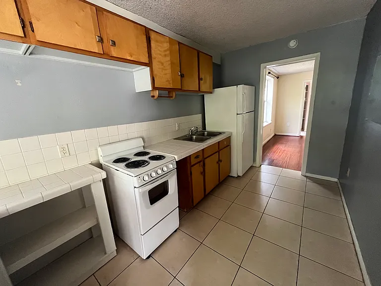 208 E Voorhis Ave #1 — Photo 13