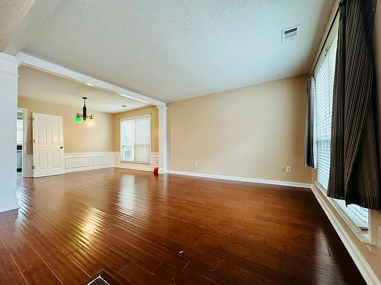 4208 Pentworth Ln NW — Photo 5