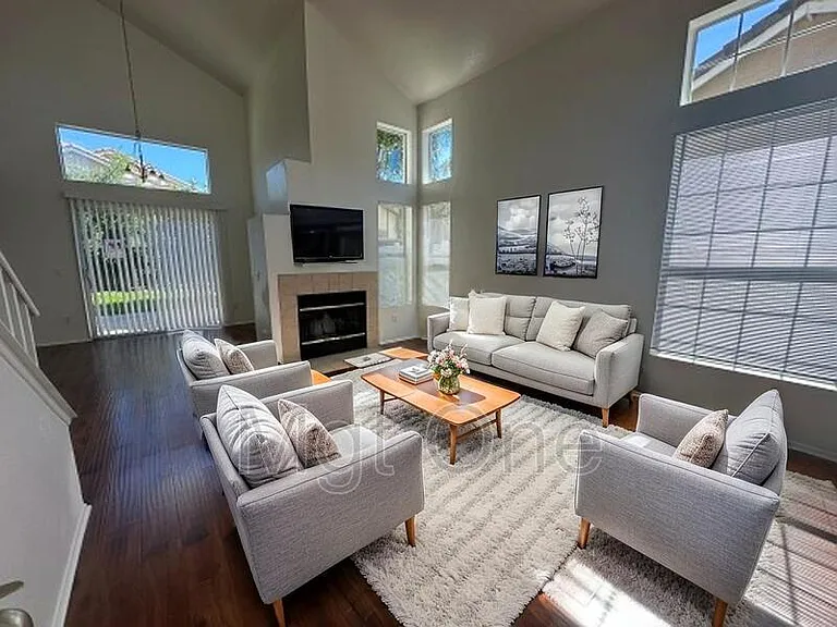 1240 Lilac Ridge Dr — Photo 7