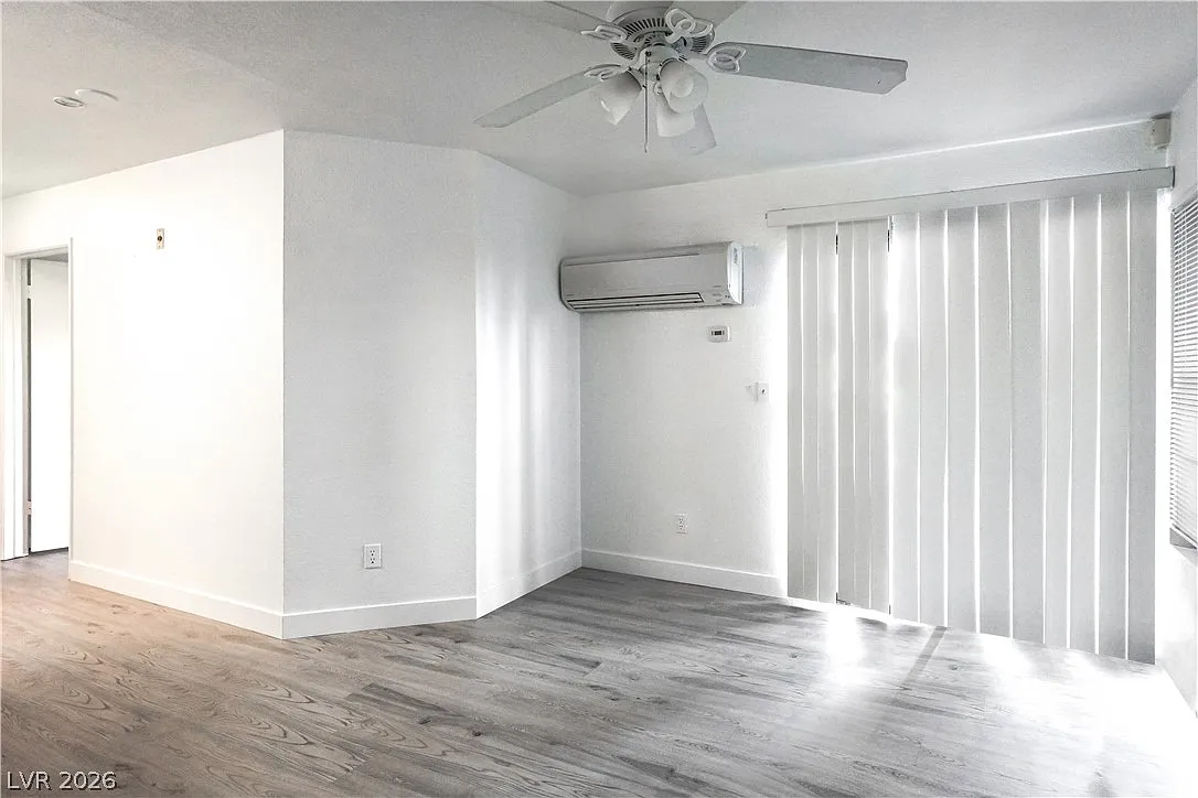 1 bed, 1.0 bath, 462 sqft, $1,050 — Photo 2
