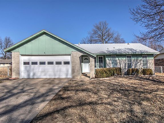 3rd image of 1120 W Chambers Ct