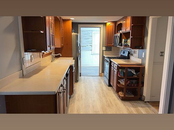 3rd image of 43 Chisholm Rd