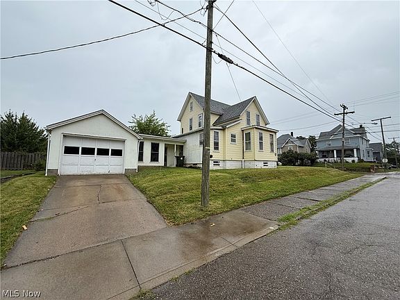 2nd image of 139 Harrison Ave SW