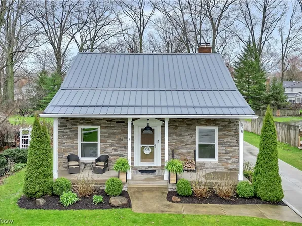 575 Bassett Rd, Bay Village, OH 44140