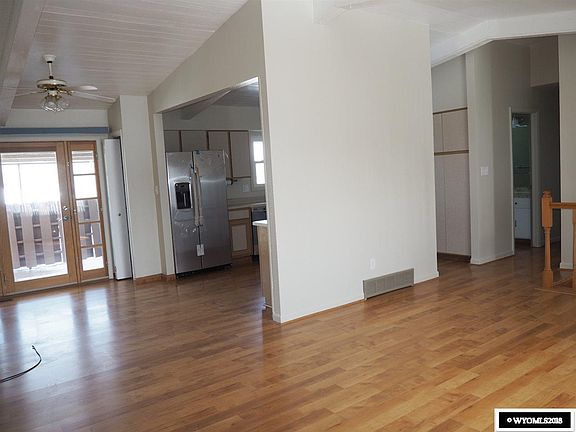 5th image of 1014 Laredo Dr