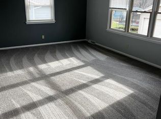 3309 Pleasant Dr, Bettendorf, IA 52722