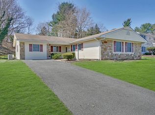33 Irongate Ln, Matawan, NJ 07747