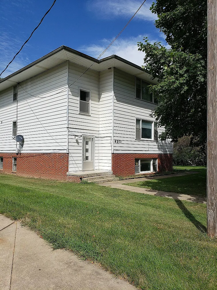 2 bed, $865 — Photo 1