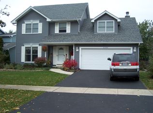 2293 Salisbury Dr, Naperville, IL 60565