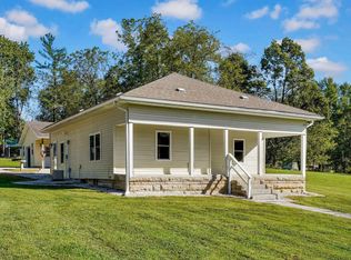 40 Allen St, Heltonville, IN 47436