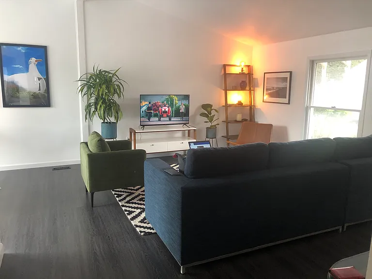 30 Tulip Ave — Photo 28