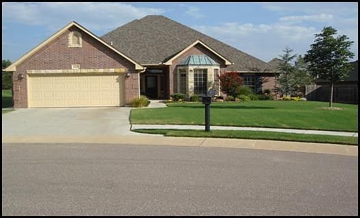 Front View - on cul de sac