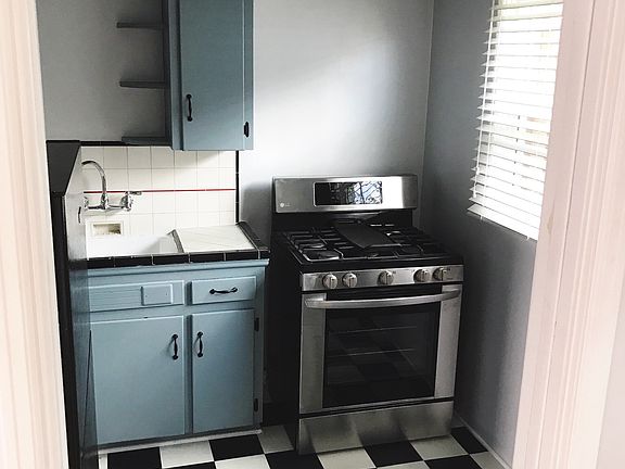 3rd image of 5054 Marlborough Dr