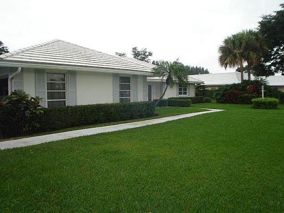 4th image of 4751 S Lake Dr