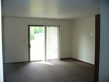 tn_2042_mapleview_living