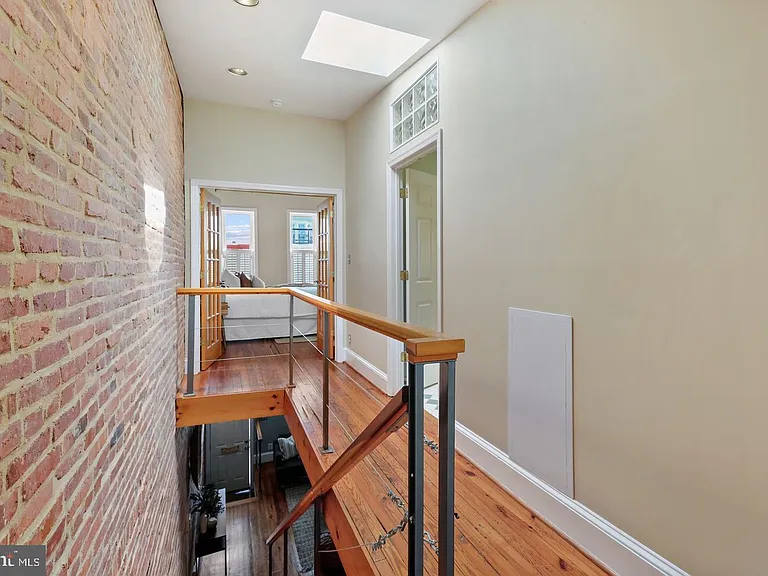 1528 Covington St — Photo 14