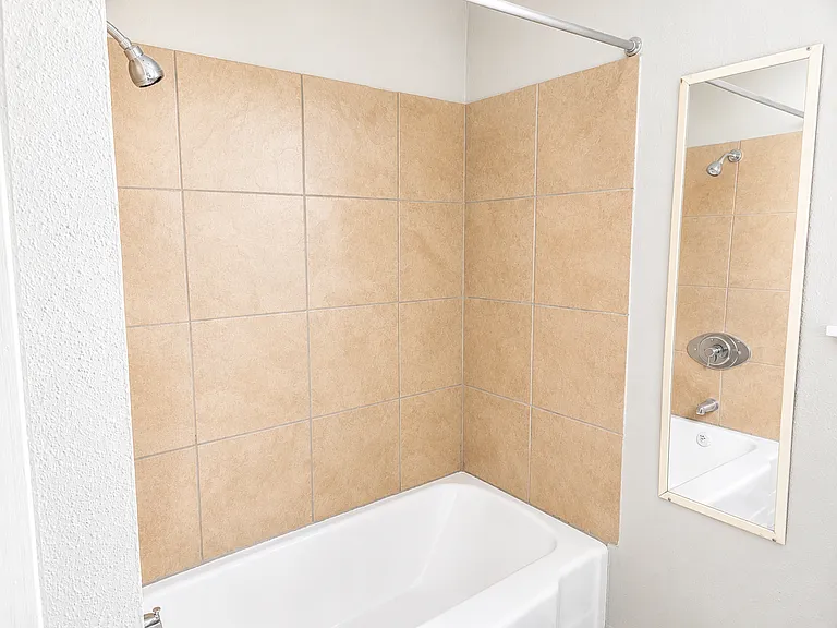 521 Avenue C #C — Photo 7