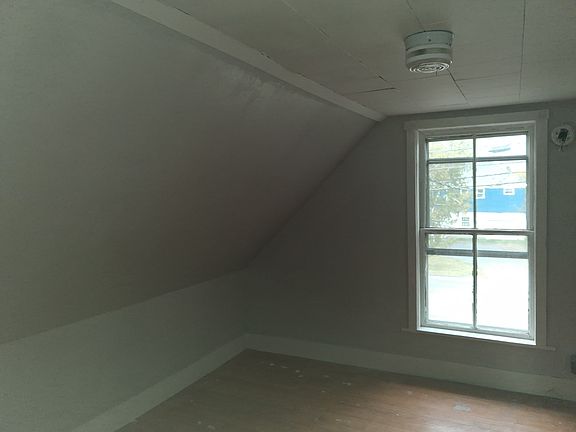 4th image of 18 State St