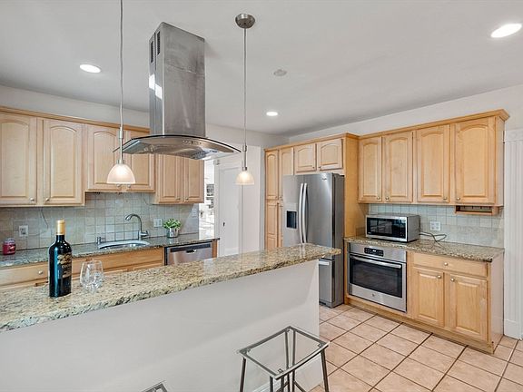 3rd image of 55 Reservoir Rd APT 2