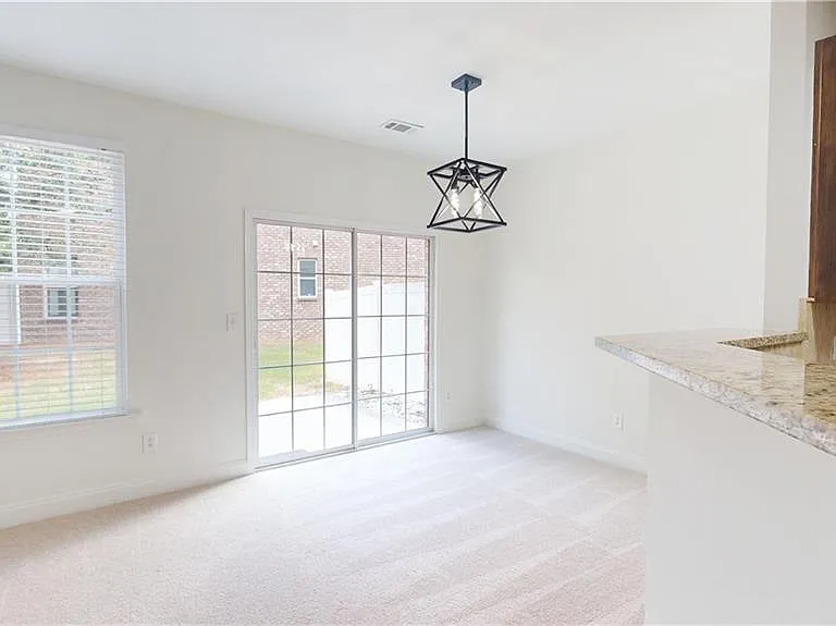 3249 Brockenhurst Dr — Photo 10