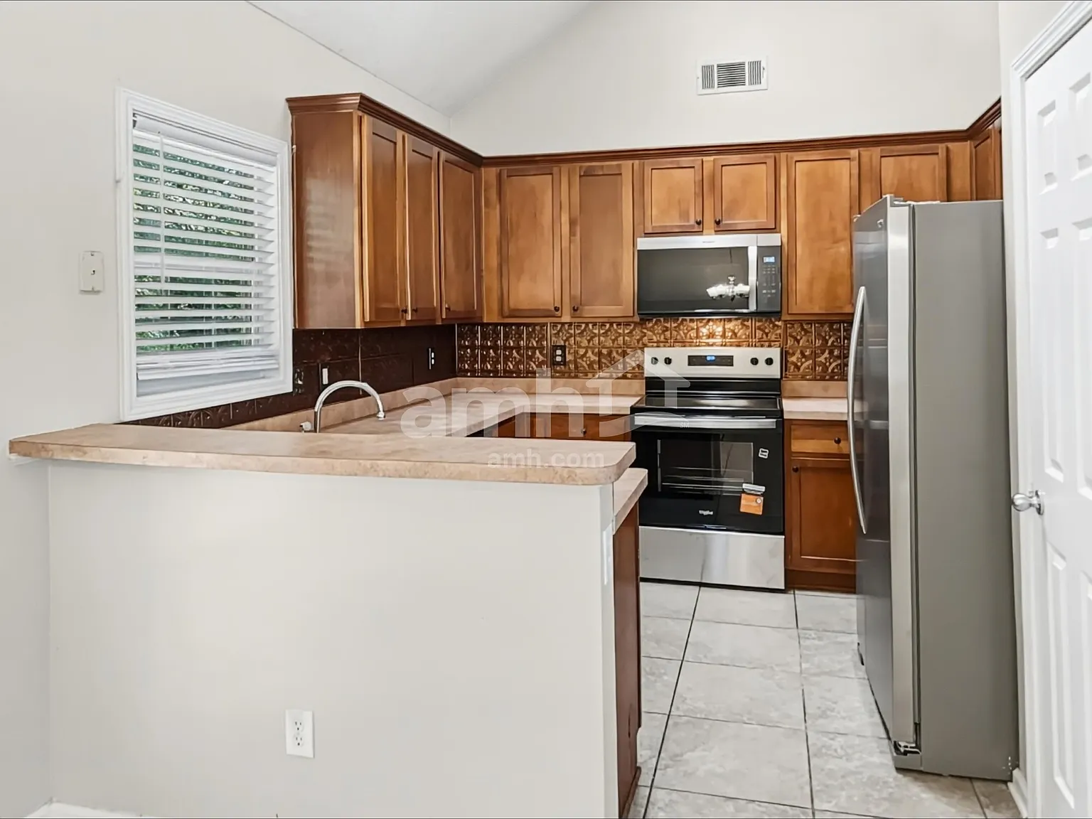 4 bed, 3.0 bath, 1420 sqft, $2,250 — Photo 4
