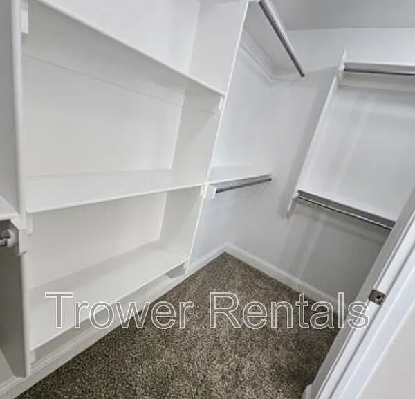 1021 E 90th Ct — Photo 34