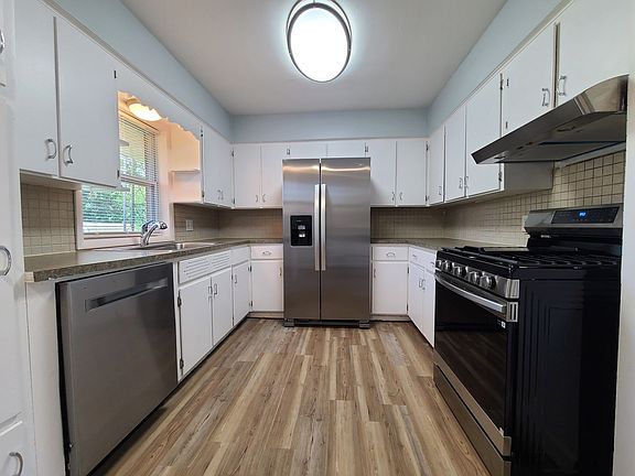5th image of 1648 Columbus Ave