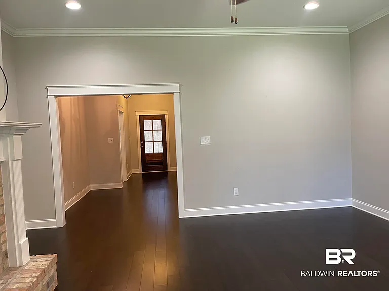 253 Hawthorne Cir — Photo 11
