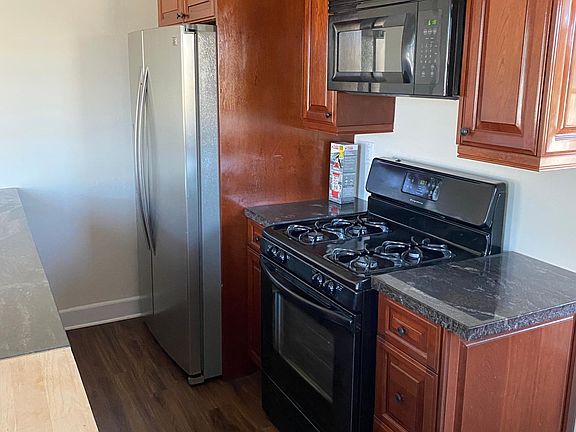 2nd image of 370 22nd St