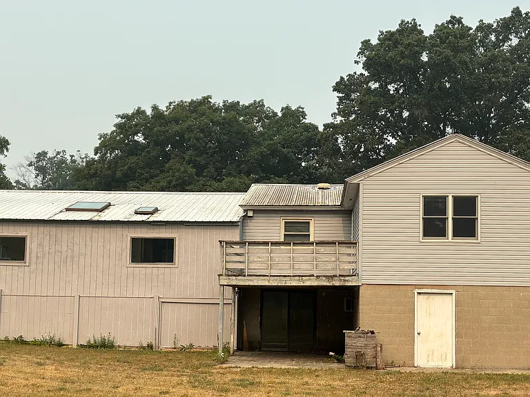 1972 S Maple Island Rd — Photo 3