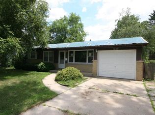 1229 Algonquin Dr, Elgin, IL 60120