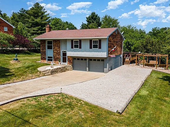 3rd image of 1721 Graves Rd