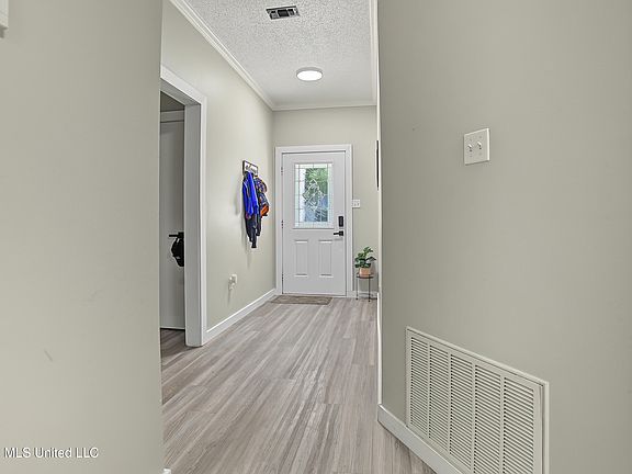 3rd image of 104 Canal St
