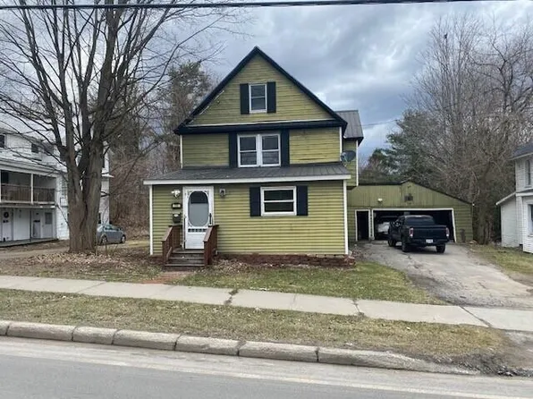 75 Franklin St, Malone, NY 12953