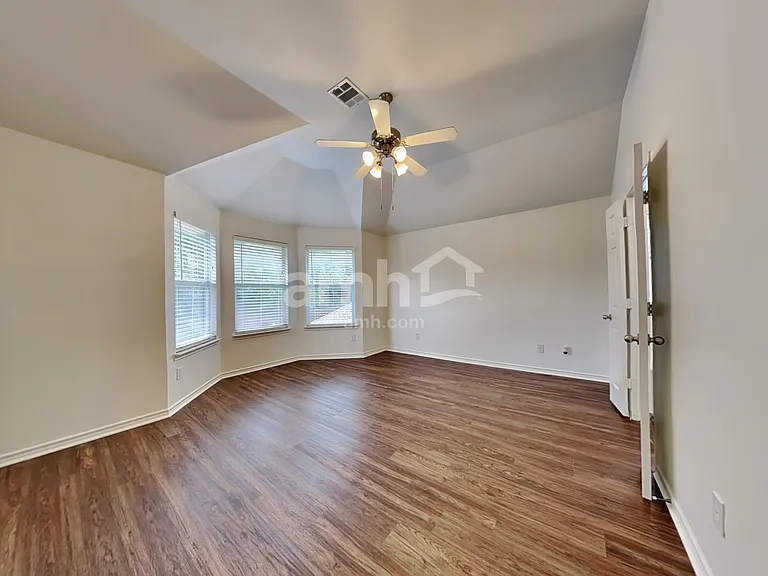 7808 Riverwalk Trl — Photo 11