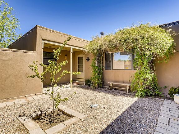 4th image of 2020 Valle Vista St