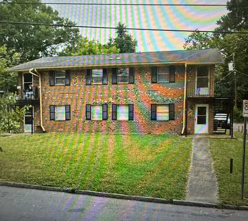 105 N Briggs Ave